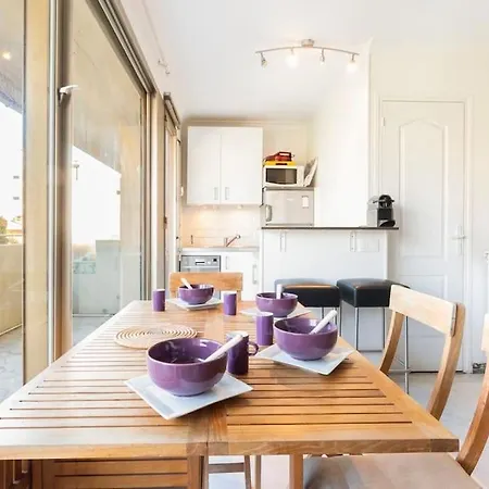 Bord De Mer,plage De Sable,parking Gratuit * Antibes