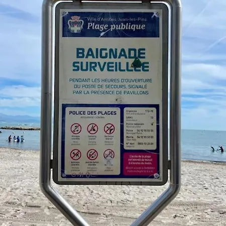 Bord De Mer,plage De Sable,parking Gratuit Antibes